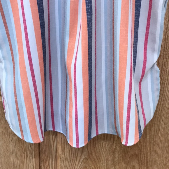 Short Sleeve Blouse with cuffed Sleeves - Picture 6 of 6